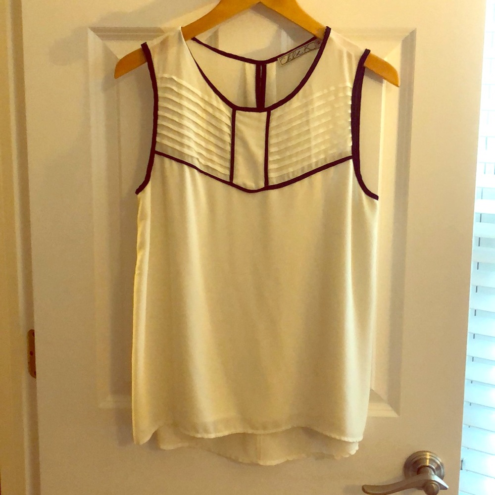 Women’s off White and Navy trim tank top size Med